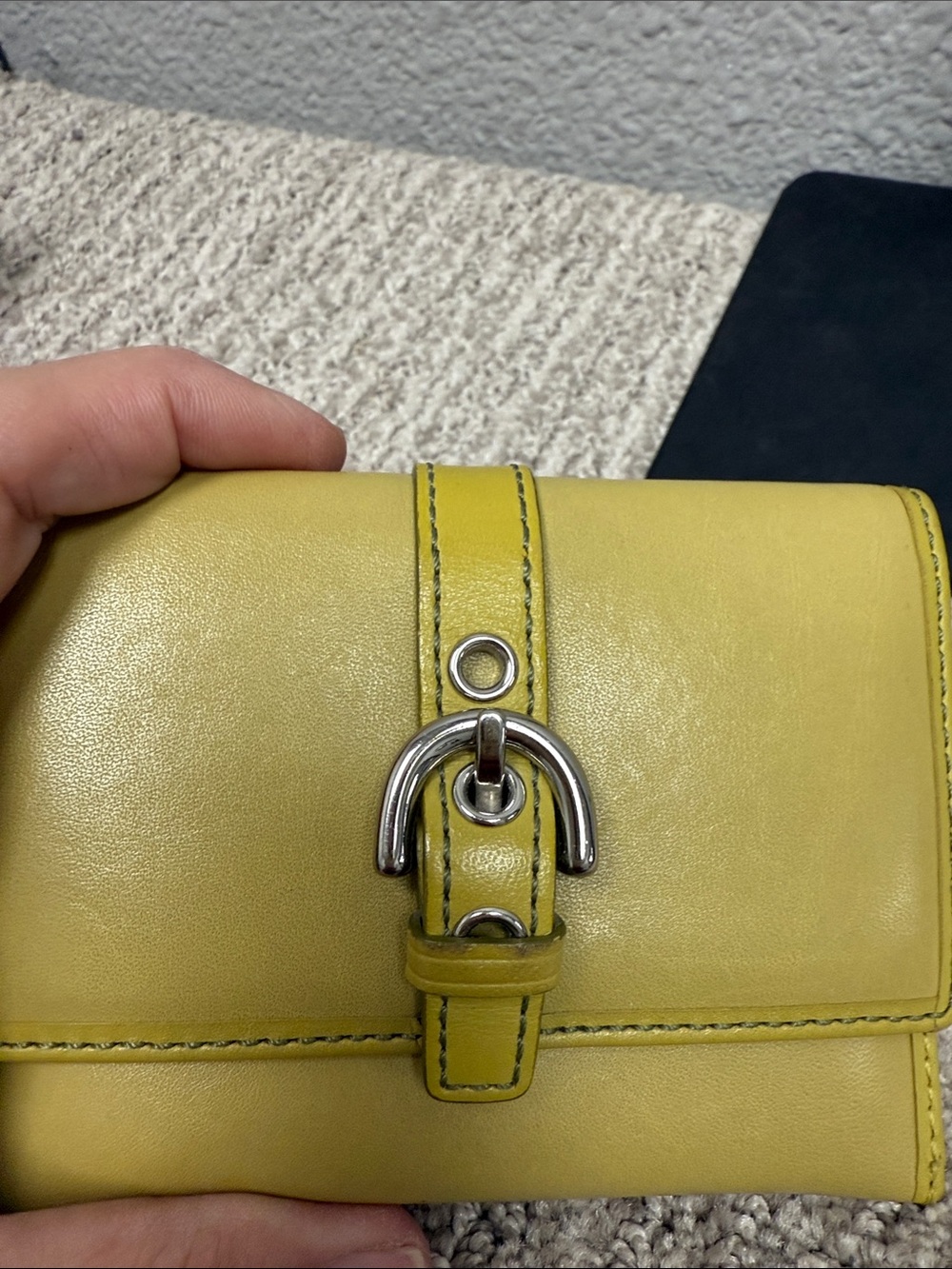 Vintage Coach Yellow Leather SoHo Buckle-Front Wallet - Picture 3 of 10